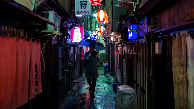 “Midnight Diner” e “Samurai Gourmet”: gustare lo spazio urbano